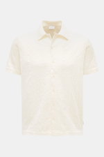 Frontale Nahaufnahme des 04651/ A trip in a bag Jersey-Kurzarmhemd 'Abstract' Kubanischer Kragen creme mit Strukturmuster, Regular Fit, variabler Kragen, französischer Knopfleiste, kurzen Saumschlitzen und kleinem Weblabel aus reiner, atmungsaktiver Baumw