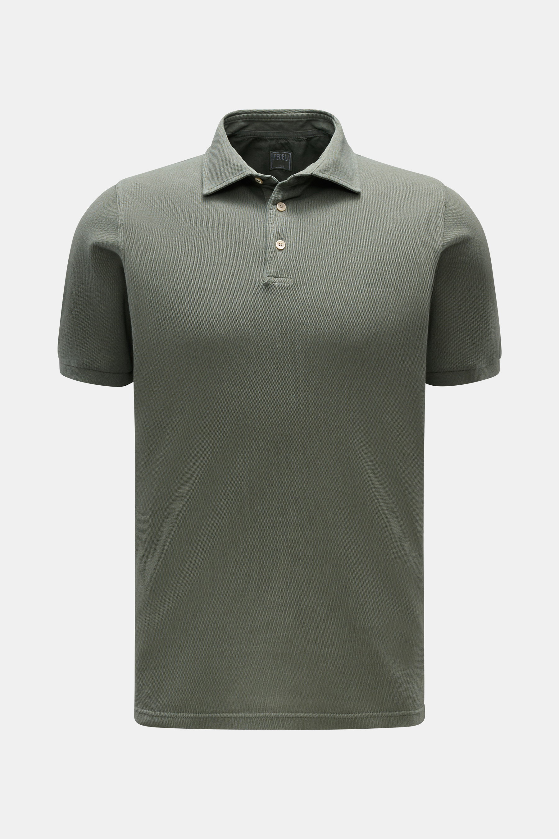Front view of Fedeli Poloshirt 'North' graugrün, a slim fit, soft cotton piqué polo with a typical collar, three mother-of-pearl buttons, side slits, and slightly extended back. 

<p>Quiet Luxury: Das cleane Poloshirt 'North' aus hochwertigem Baumwoll-Piq