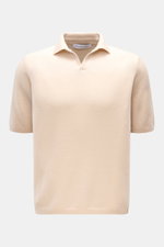 Front view of Iris von Arnim Kurzarm-Strickpolo "Ameca" beige, a luxurious knit polo in cashmere and silk blend, soft touch, regular fit, classic collar. <p>Luxuriöser Allrounder: Das edle Strickpolo von IRIS VON ARNIM verbindet Exklusivität mit unverglei