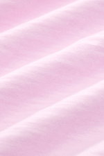 B.F. Knitwear Jersey-Poloshirt rosé meliert, weiche Baumwolle, Slim Fit, klassischer Polokragen, Detailaufnahme des Jersey-Stoffs aus nächster Nähe.