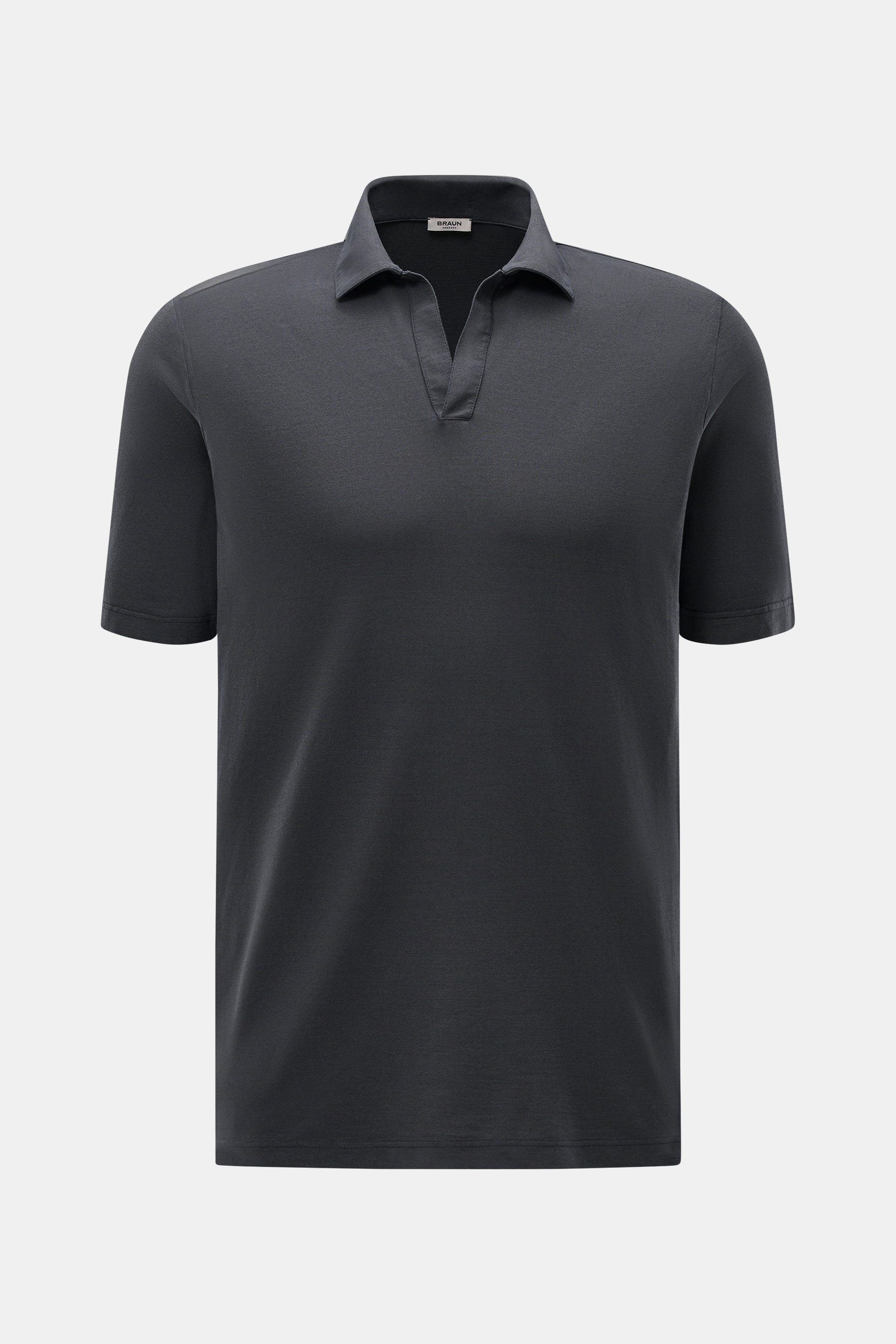 BRAUN Hamburg Jersey-Poloshirt dunkelgrau, Slim Fit, reine Baumwolle, offener Kragen, Saumschlitze, frontale Nahaufnahme, sportiv und leger.