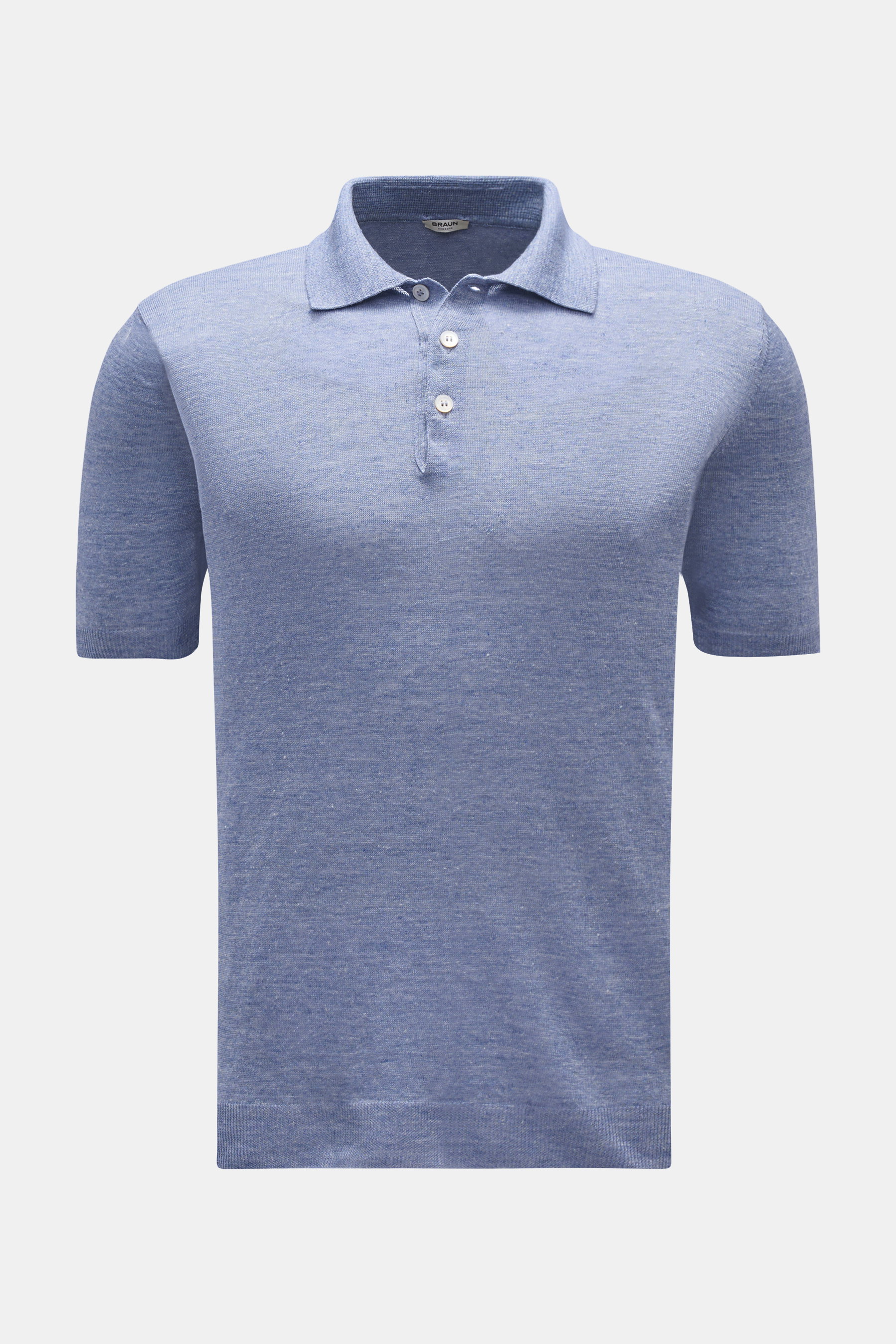 BRAUN Hamburg Leinen Kurzarm-Strickpolo hellblau, frontal fotografiert, Slim Fit, reines Leinen, Polokragen, Drei-Knopf-Leiste, Rippbündchen, feines Strickbild.