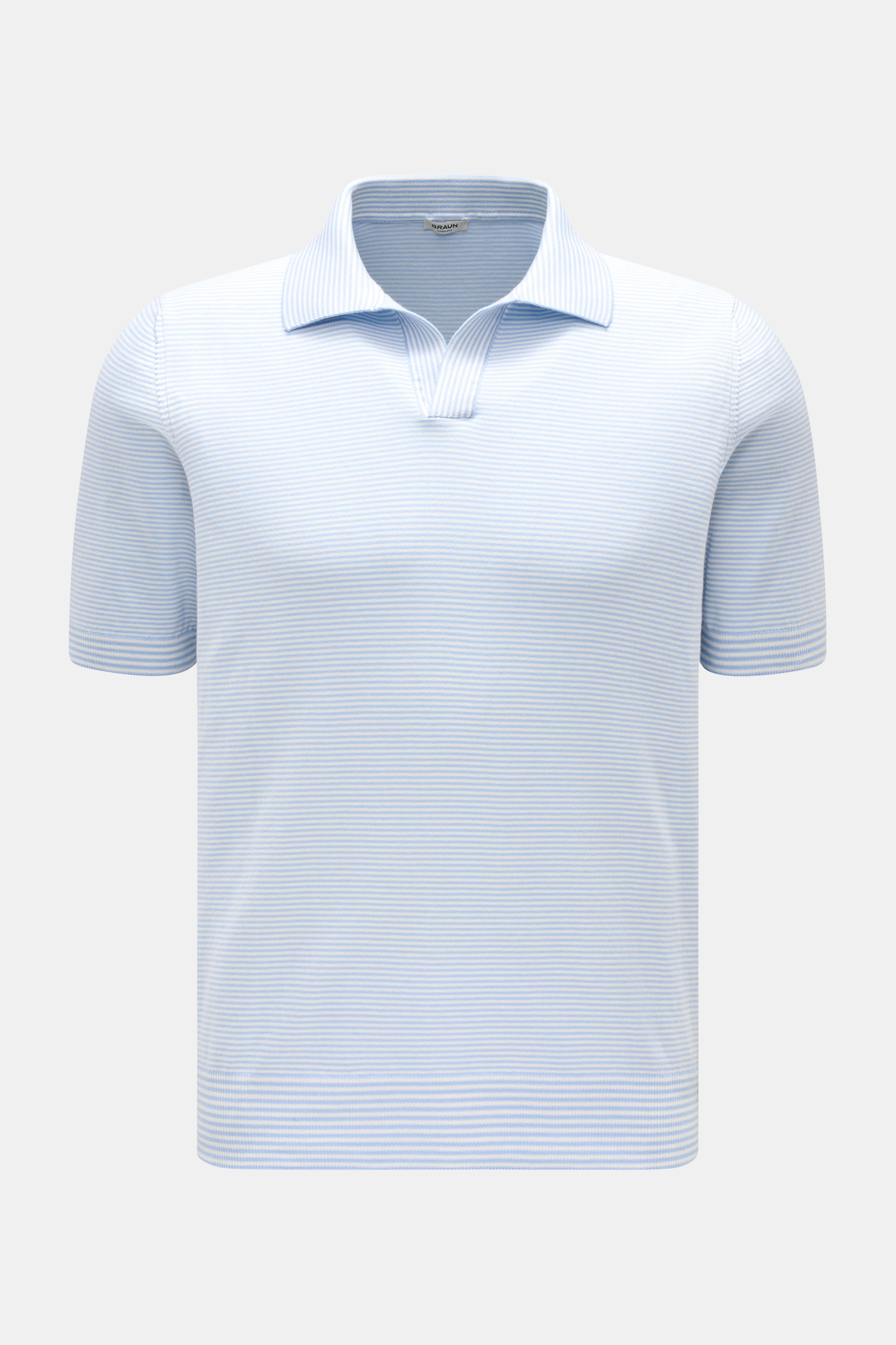 BRAUN Hamburg Kurzarm-Strickpolo hellblau/weiß gestreift, Slim Fit, Baumwolle, offene Kragenleiste, Rippbündchen, frontale Nahaufnahme.