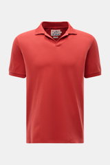 MC2 Saint Barth Poloshirt 'Charles' rot, elastisches Baumwoll-Piqué, Slim Fit, kurzer Saum, Rippbündchen, Kragen offen, Vorderansicht.