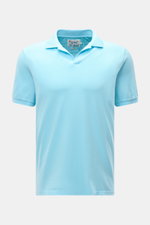 MC2 Saint Barth Poloshirt 'Charles' türkis, Halbnah, Piqué-Baumwolle, Slim Fit, Polokragen, offene Kragenleiste, Rippbündchen, Saumschlitze, frontal fotografiert.