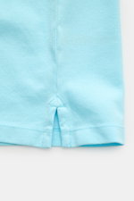MC2 Saint Barth Poloshirt 'Charles' türkis im Detail von unten fotografiert, zeigt elastisches Baumwoll-Piqué, kurze Saumschlitze, Rippbündchen.