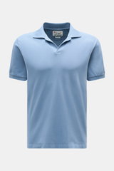 Front view of MC2 Saint Barth Polo shirt 'Charles' smoky blue in slim fit, pure piqué cotton with elasticated fabric, soft feel, open collar strip, ribbed bands, short hem vents, and logo stitching on the sleeve.