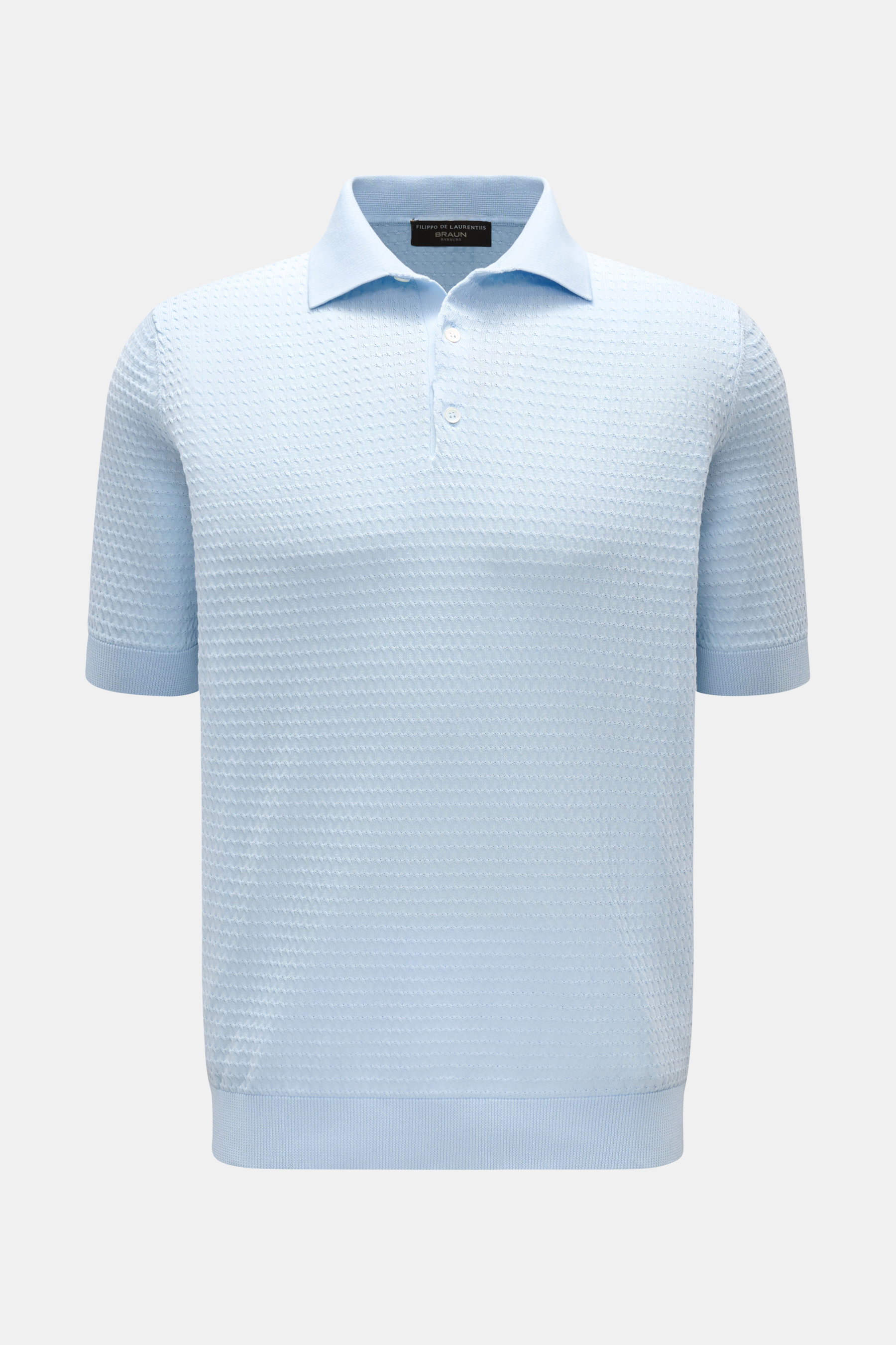 Filippo de Laurentiis Kurzarm-Strickpolo pastellblau, Slim Fit, feiner Strukturstrick, Polokragen, Drei-Knopf-Leiste, von vorne fotografiert.