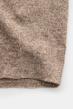Close-up view of the ribbed cuff and sleeve hem of the Filippo de Laurentiis Kurzarm-Strickpolo 'Skipper' braun/creme meliert, showing the fine knit pattern and two-tone melange texture. Für legere Sommerlooks: Mit seiner zweifarbigen Melangeoptik und unv