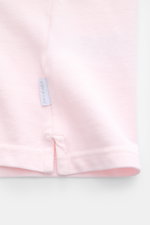 04651/ A trip in a bag Poloshirt 'Johnny' rosé in Nahaufnahme von unten, reine Baumwolle, offener Kragen, Weblabel, Regular Fit