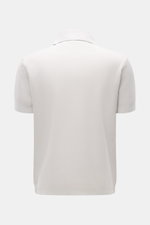 Rückansicht des 04651/ A trip in a bag Poloshirts 'TP' hellgrau, aus weichem Baumwoll-Piqué mit klassischem Polokragen, Rippbündchen.