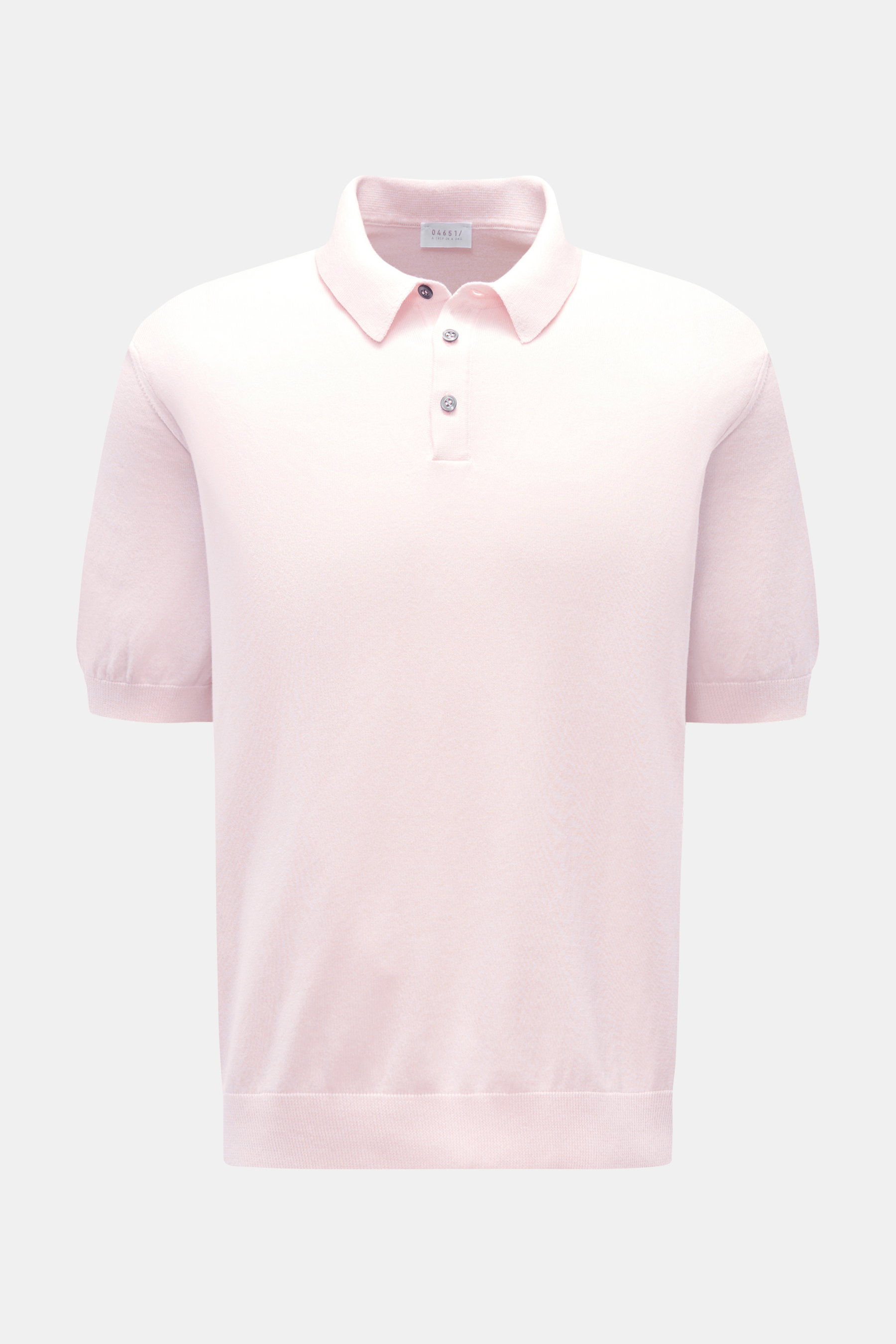 04651/ A trip in a bag Kurzarm-Strickpolo 'Pima Cotton' rosé, Slim Fit, reine Pima-Baumwolle, feiner Strick, Polokragen, Drei-Knopf-Leiste, frontale Ansicht.