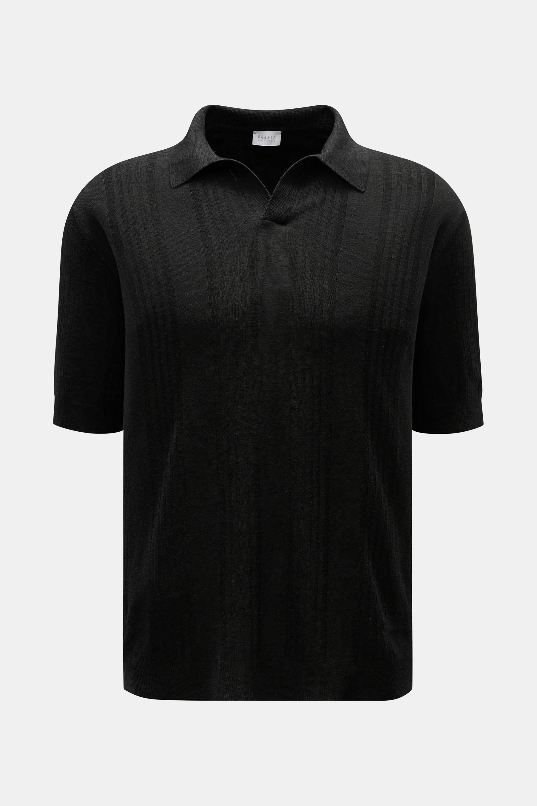 Front view of 04651/ A trip in a bag Short sleeve knit polo 'Johnny' black with subtle textured striped pattern and open collar strip.

<p>Modern classic: This short sleeve knit polo by 04651/ A TRIP IN A BAG has a clean striped look that makes a stylish 