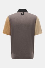 Back view of Jacquemus Merino Knit Polo 'Arlequin' taupe/grey brown melange with slightly elastic merino wool, regular fit, color-contrasted polo collar, contrasting sleeves and material, logo stitching on hem, color-contrasted back side, and decorative J