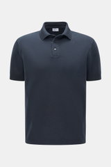 Frontale Nahaufnahme des graublauen 04651/ A trip in a bag Poloshirt 'Wool TP' mit Piqué aus Baumwolle und Wolle, weichem Griff, Slim Fit, klassischem Polokragen, glatter Drei-Knopf-Leiste, kleinem Weblabel in der Seitennaht und komfortablen Rippbündchen.