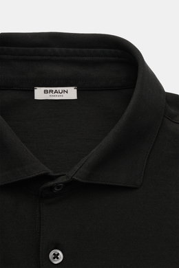 Gran Sasso Jersey Longsleeve-Poloshirt schwarz, Nahaufnahme von oben, Haifisch-Polokragen, glatte Drei-Knopf-Leiste, Slim Fit, Baumwolljersey.