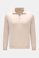 Gran Sasso Strickpolo sand, frontale Nahaufnahme, langarm, Regular Fit, reine Baumwolle, offener Kragen, feines Strickbild, elastische Rippbündchen.
