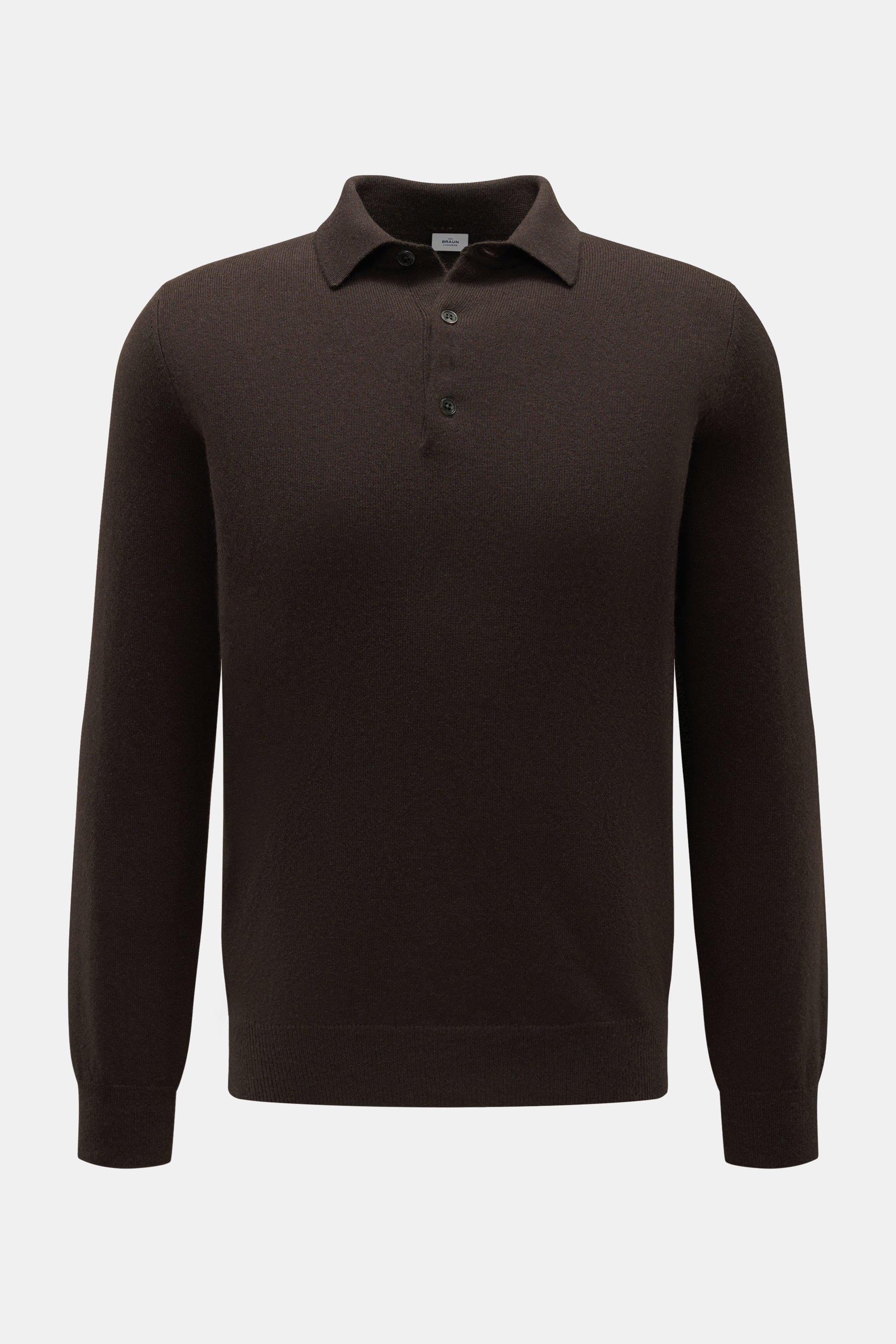 Frontale Nahaufnahme des von Braun Cashmere Strickpolo dunkelbraun mit Slim Fit, Polokragen, Drei-Knopf-Leiste, elastischen Rippbündchen, feinem Strickbild aus reinem Mongolei-Cashmere.