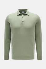 von Braun Cashmere Strickpolo salbei, Slim Fit, feines Strickbild, drei Knöpfe, Polokragen, elastische Rippbündchen, frontal fotografiert