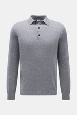 von Braun Cashmere Strickpolo grau meliert, frontale Nahaufnahme, Slim Fit, feines Strickbild, Polokragen, Drei-Knopf-Leiste, elastische Rippbündchen, weicher Cashmere aus Innerer Mongolei