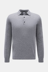 von Braun Cashmere Strickpolo grau meliert, frontale Nahaufnahme, Slim Fit, feines Strickbild, Polokragen, Drei-Knopf-Leiste, elastische Rippbündchen, weicher Cashmere aus Innerer Mongolei