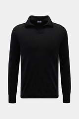 Front view of von Braun Merino knit polo black, an elegant basic for casual looks with an open collar placket, pure merino wool, soft feel, very fine knit, regular fit, signature polo shirt collar, open collar strip, and elasticated ribbed bands.
