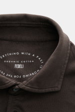 Fedeli Jersey Longsleeve-Poloshirt 'Zero' dunkelgrau, von oben fotografiert, feiner Jersey aus nachhaltiger Giza-Bio-Baumwolle, Slim Fit, Perlmuttknöpfe.
