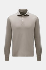 Fedeli Jersey Longsleeve-Poloshirt 'Zero' taupe, frontal fotografiert, Slim Fit, Giza-Bio-Baumwolle, Perlmuttknöpfe, Polokragen, Sportmanschetten, Saumschlitze.