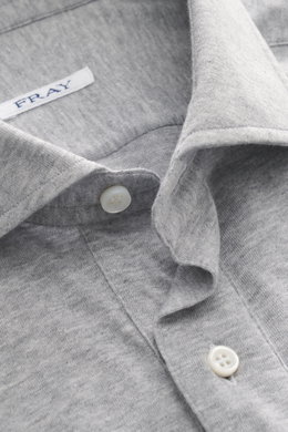 Close-up front perspective of Fray Jersey longsleeve polo shirt 'Parigi' grey melange showing classic polo collar, four-button placket, soft mix of cotton and cashmere fabric, regular fit, and classic sport cuff.