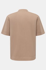 04651/ A trip in a bag Rundhals-T-Shirt 'Nunu Tee' taupe, Rückenansicht, Oversized Fit, Baumwoll-Jersey, weicher Griff, Rundhalsausschnitt, Weblabel.