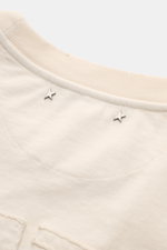 Golden Goose Rundhals-T-Shirt creme, Detailaufnahme von hinten oben, weicher Baumwolljersey mit Vintage-Sternen und Rundhalsausschnitt.