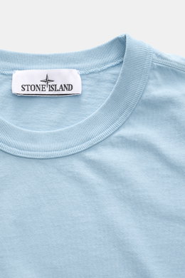 Stone Island Rundhals-T-Shirt 'Marina' hellblau, Front nah, reine Baumwolle, weicher Griff, schwere Qualität, Oversized Fit, Rippstrick-Schulter, dezenter Logo-Print.