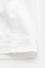 Stone Island T-Shirt 'Basic Cotton' weiß, Detailaufnahme Saum, reine Baumwolle, weicher Griff, Slim Fit, Rundhalsausschnitt, Weblabel Brust.