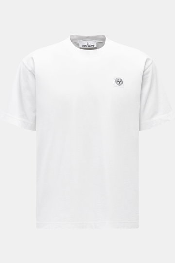 Stone Island T-Shirt 'Dyed Regular Fit' weiß, frontal fotografiert, aus reiner Baumwolle, mit weichem Griff, Rundhalsausschnitt und Weblabel auf der Brust.
