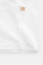 Jacob Cohen Rundhals-T-Shirt 'Resort' weiß, Detailaufnahme des unteren Saums mit Cabrio-Stitching und kleinem Leder-Label, reine Baumwolle.