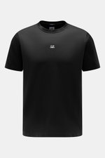 C.P. Company Rundhals-T-Shirt schwarz, frontal fotografiert, aus mercerisierter Baumwolle, Slim Fit, weicher Griff, Logo-Print auf der Brust.