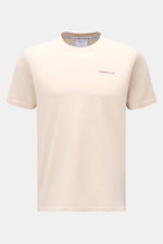 Frontansicht des Percival T-Shirt 'Mixologist Martini' creme mit Slim Fit, Rundhalsausschnitt, Logo-Print auf der Brust, großem Backprint, reine Baumwolle, weicher Griff.