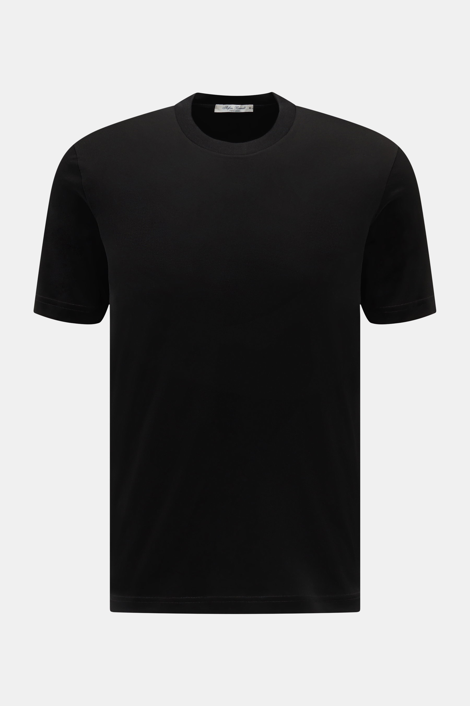 Front view of the Stefan Brandt Rundhals-T-Shirt 'Eli' schwarz, a slim fit black T-shirt made from pure Pima cotton jersey with a very soft feel and a round neckline. Jersey in seiner feinsten Qualität: Mit seinem Expertenwissen über Materialien schafft S