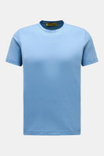 B.F. Knitwear Rundhals-T-Shirt rauchblau, Slim Fit, reine Baumwolle, weicher Griff, Rundhalsausschnitt, kurze Saumschlitze, Frontansicht.