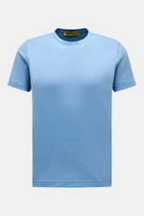 B.F. Knitwear Rundhals-T-Shirt rauchblau, Slim Fit, reine Baumwolle, weicher Griff, Rundhalsausschnitt, kurze Saumschlitze, Frontansicht.