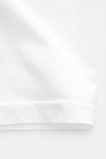 MC2 Saint Barth Rundhals-T-Shirt 'Portland' weiß, Frontansicht, Slim Fit, weiche Bio-Baumwolle, dezenter Brustprint, St. Barth-Stickerei am Ärmel, Capri-Print hinten.