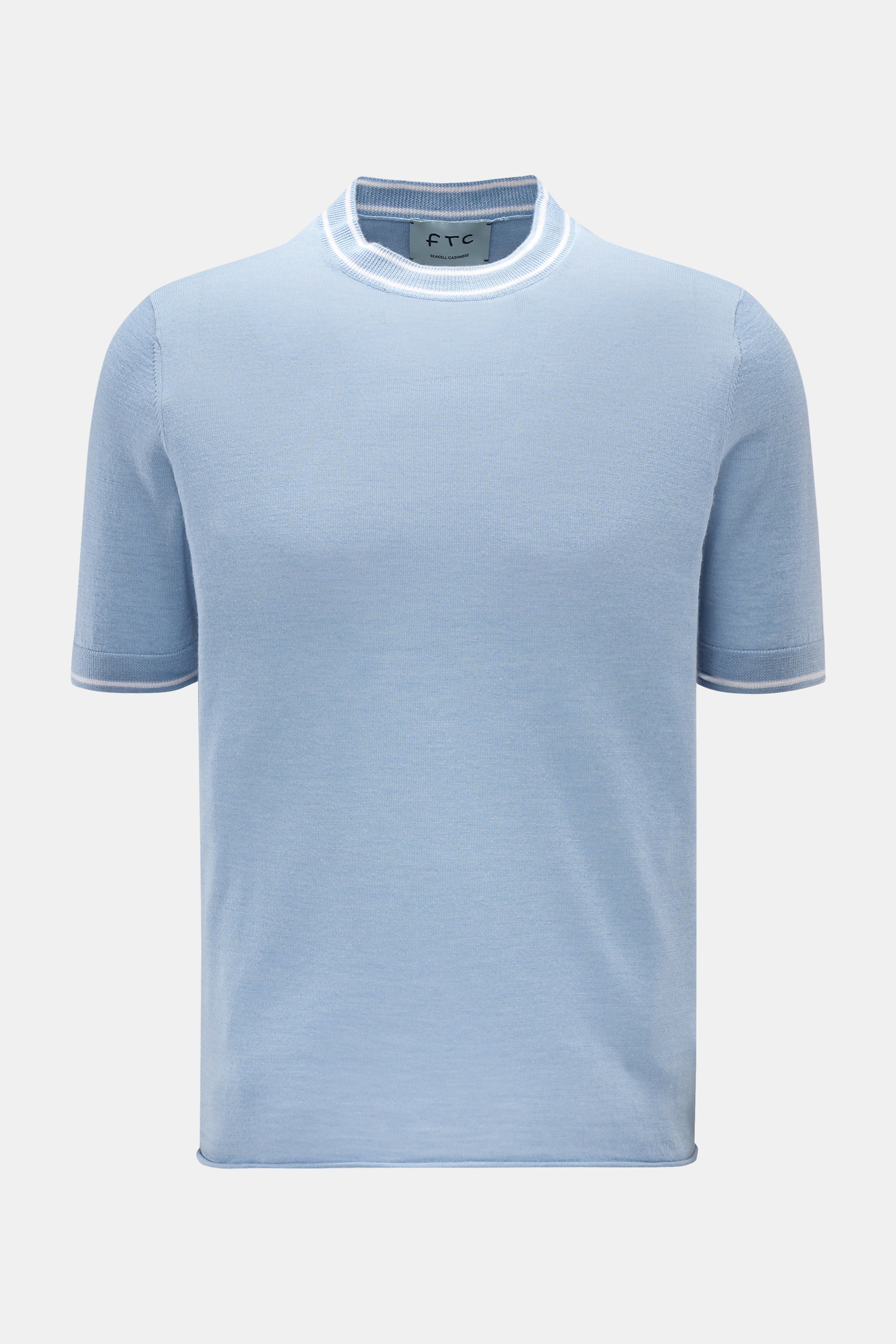 FTC Short sleeve crew neck jumper light blue shown from the front, made of a soft, lightweight cashmere-SeaCell blend with slim fit, fine knit, ribbed bands, rolled hem, and contrasting stripes on crew neck and sleeve cuffs. Sustainable from fibres to fin