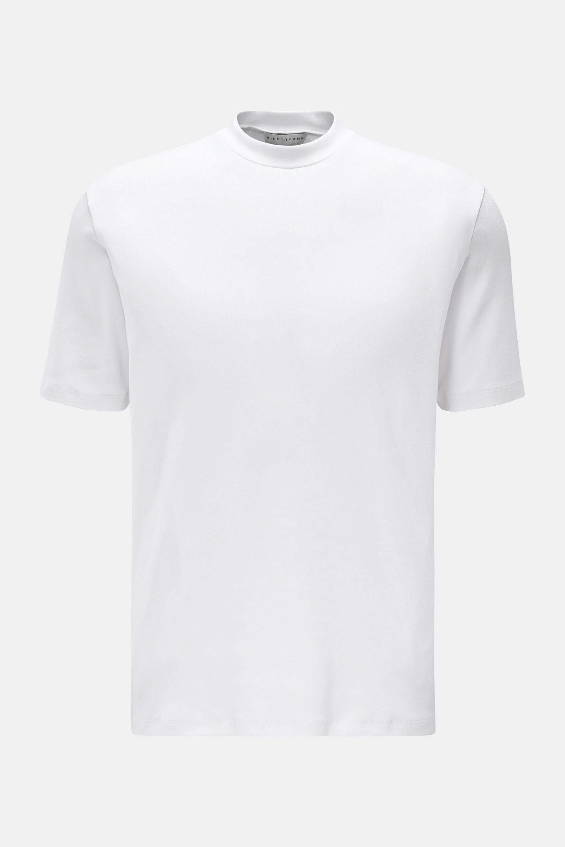 Kiefermann Rundhals-T-Shirt 'Paddys' weiß, frontal fotografiert, Slim Fit, reine Baumwolle, leicht elastisch, weicher Griff, Rundhalsausschnitt, Understatement.