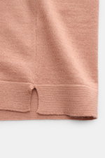 Filippo de Laurentiis Feinstrick-Kurzarmpullover apricot, Detailaufnahme Saum mit Schlitz, Cashmere-Seide-Mix, weicher Griff, feines Strickbild.