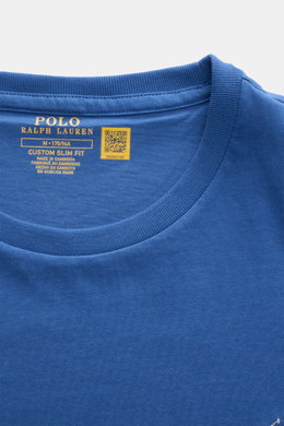 Polo Ralph Lauren Rundhals-T-Shirt dunkelblau, weicher Baumwoll-Jersey, Extra Slim Fit, Rundhalsausschnitt, Logo-Stitching, Nahaufnahme von oben.