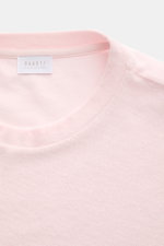 04651/ A trip in a bag Frottee T-Shirt 'Terry Tee' rosé, Nahaufnahme von oben, weiches Baumwoll-Frottee, Rundhalsausschnitt, Regular Fit, Weblabel in Seitennaht.