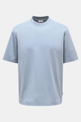 04651/ A trip in a bag Rundhals-T-Shirt rauchblau, robustes Basic aus schwerem Baumwoll-Jersey, Regular Fit, Rundhalsausschnitt, kleines Weblabel, frontale Ansicht.
