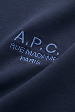 A.P.C. Rundhals-T-Shirt 'Standard Rue Madame' dunkelblau, Detailfoto von weichem Baumwoll-Jersey und Logo-Stickerei auf der Brust.