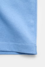 Close-up front view of A.P.C. Rundhals-T-Shirt 'Standard Rue Madame' blau in soft pure cotton jersey with neat stitching.

<p>Clean, cool, A.P.C. – das T-Shirt 'Standard Rue Madame' bringt französisches Understatement auf den Punkt. Gefertigt aus weichem 
