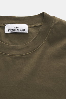 Stone Island Crew neck T-Shirt 'Stellina' brown shown from a top-front close-up, minimalist pure cotton jersey, soft feel, slim fit, subtle Stellina stitching.